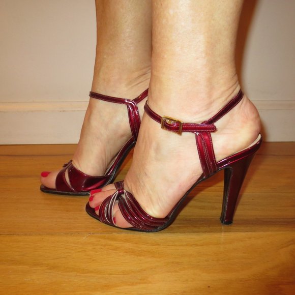 LAST CHANCE Vintage Made in ITALY Scarlet Red Quarter Strap High Heel Sandals - Picture 3 of 9